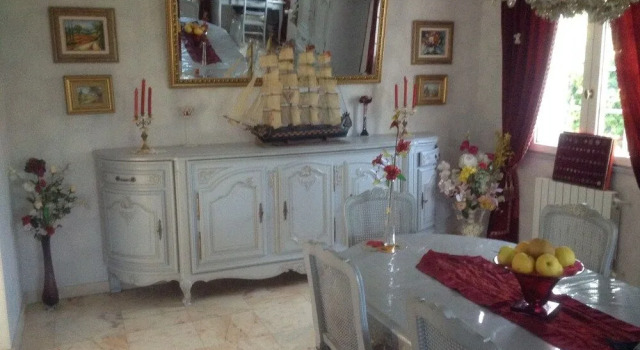 Chambres d'hôtes La Résidence Fleurie, Boek Hotel Roiffieux Frankrijk