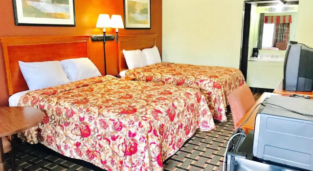 Четырёхместный номер Standard Greystone Motel