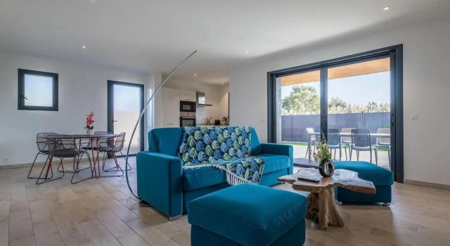 Green Corsican Oasis With Pool, Book Villa Lecci Korsika