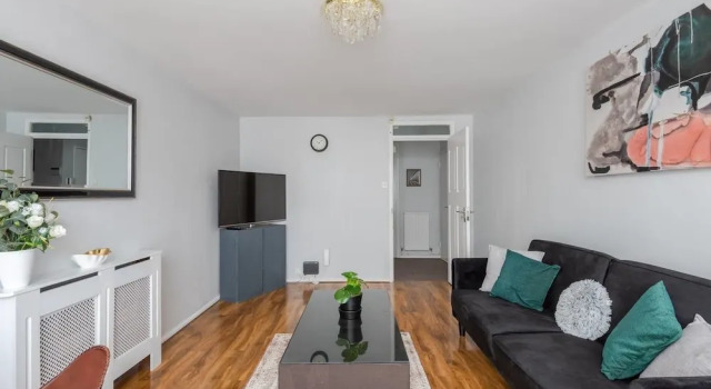 Stunning 2BR Flat Near Burgess Park W/garden, Varaa Huoneisto Asunnot kohteessa Merseyside, Huoneisto