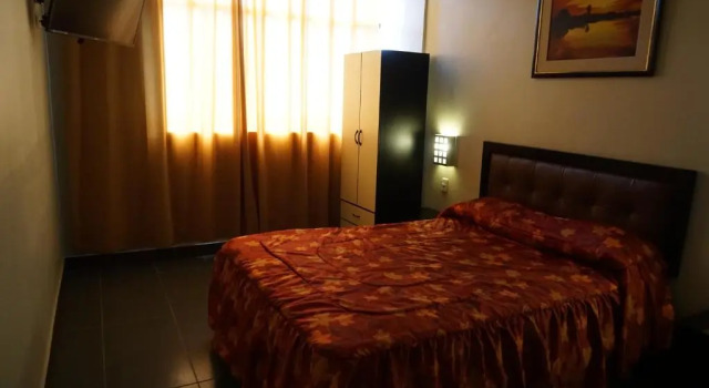 Hotel Santa Maria, Rezerwuj Hotel Hotele w Lima z basenem, Basen