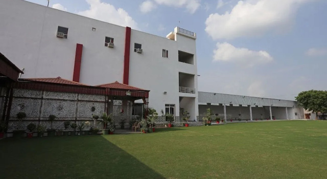 Oyo 17291 Shree Ram Palace, Prenota Hotel Hotel a Rewari con colazione, Colazione