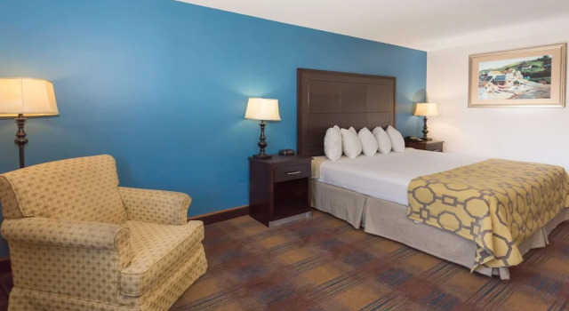 Double Studio Suite Baymont by Wyndham Anderson