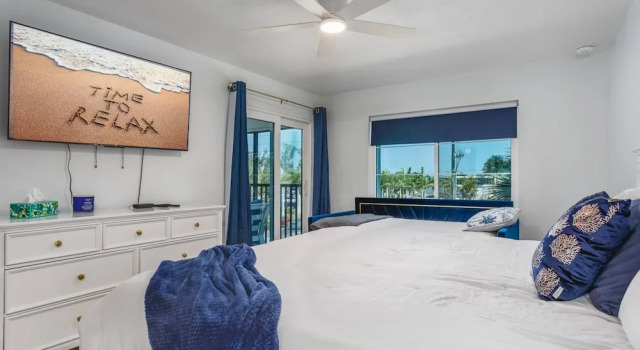 Beach Way With Ocean Views, Забронировать Апартаменты/квартира Отели Сиеста-Ки с парковкой, Парковка