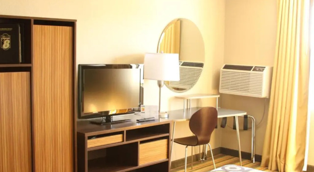 Номер Standard Super 8 by Wyndham Montrose