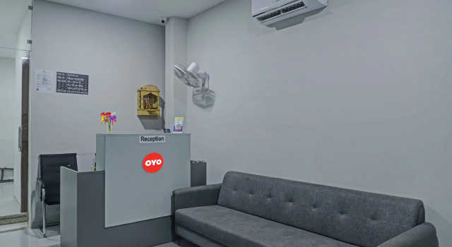 OYO 90450 Hotel Weekend Rooms