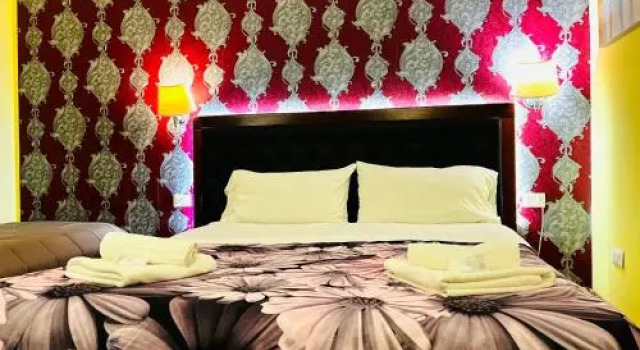 Rome Holiday Guesthouse, Забронировать Гостевой дом Вокзал Термини , рядом с Вокзал Термини
