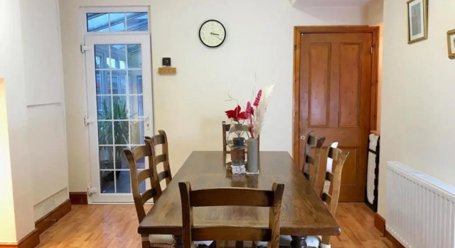 Luxurious very spacious one bedroom flat