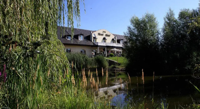 Merci Hotel, Rezervovat Hotel Hotely v Trnavský kraj s parkováním, Parkování