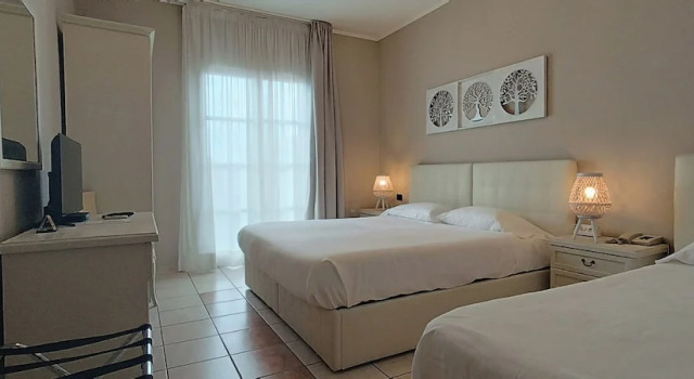 Трёхместный номер Standard с балконом Hotel Palladium