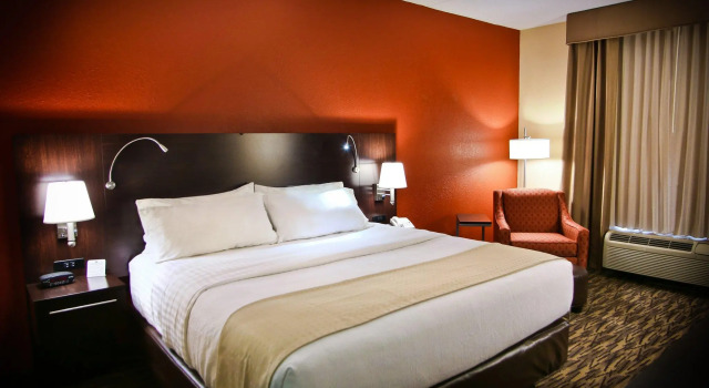 Номер Standard Holiday Inn Hotel & Suites LA CROSSE