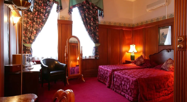 Номер Luxury The County Hotel