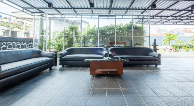 Hz Residence