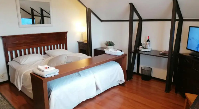 Двухместный номер Standard с балконом Cronins Guesthouse Bed & Breakfast