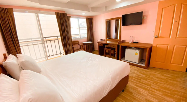 A.A. Pattaya Golden Beach Hotel