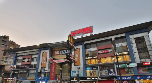 Oyo Flagship 24008 Himalaya, Boek Hotel Vastrapur 