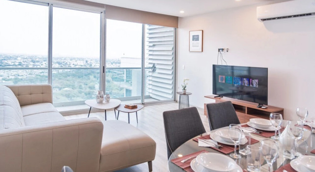 Modern Apartment, Park, Pool, Gym, Foundry & Center - 1KSB, 4SB, 2 BTH by Mty