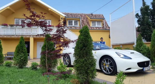 Апартаменты Golden House Apartments