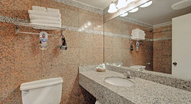 Номер Standard Red Lion Inn and Suites Victoria