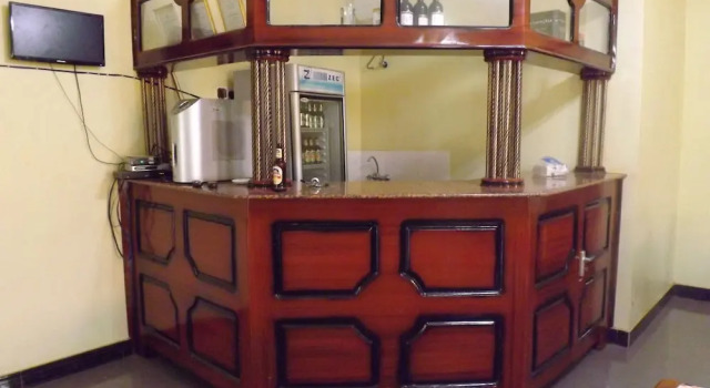 Oneira Hotel