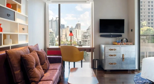 Двухместный номер Standard с балконом Hotel Indigo Bangkok Wireless Road by IHG