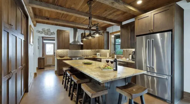 Коттедж West End Luxury Retreat With Resort Style Pool and Hot Tub!