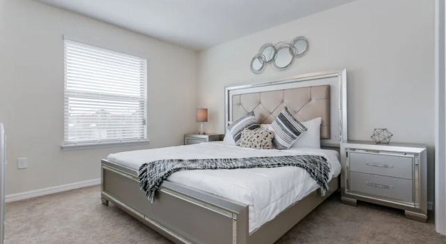 Коттедж Luxury and Style! BIG Pool Area and Game Room in Solterra 6br/4.5 Bath #7st564