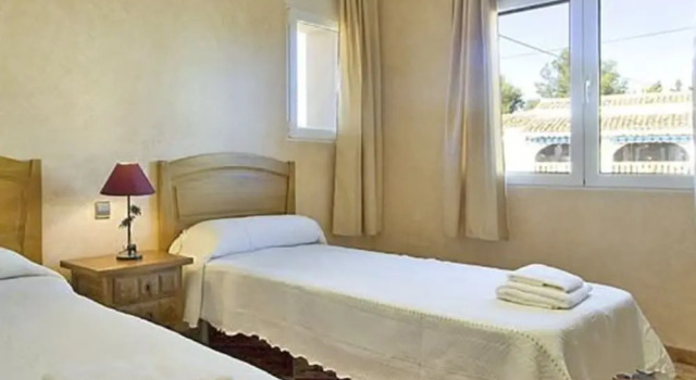 Villa - 8 Bedrooms with Pool and WiFi - 106437