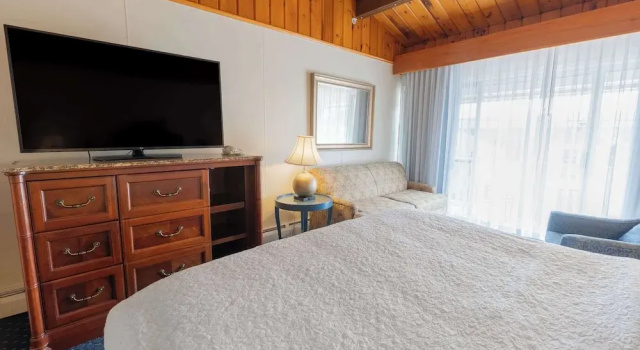 Двухместный номер Standard с балконом и с частичным видом на океан Waves Oceanfront Resort