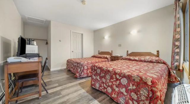Четырёхместный номер Standard Thumb Heritage Inn