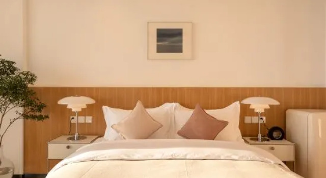 Люкс Deluxe с балконом Dali HONG  Ocean- view Hotel（sanshengdaodian）