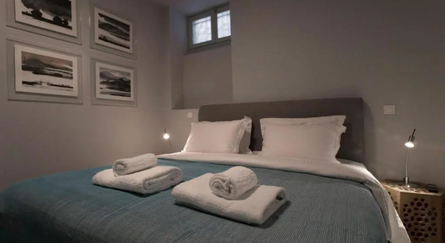 Апартаменты Magnificent neoclassical apt in Syntagma-Plaka by GHH