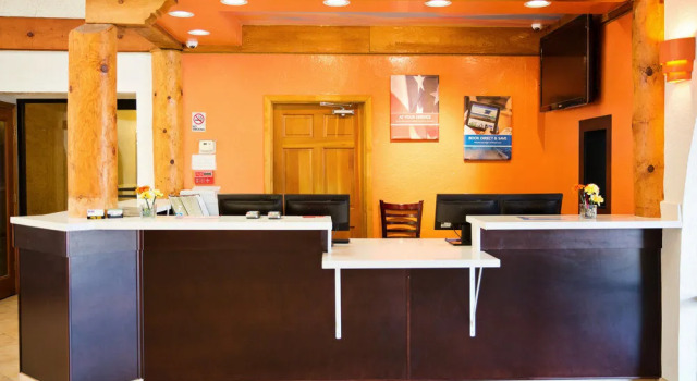 Motel 6 Phoenix - Scottsdale West, AZ