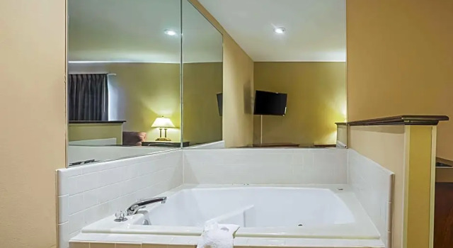 Двухместный люкс Econo Lodge Inn & Suites Ripley