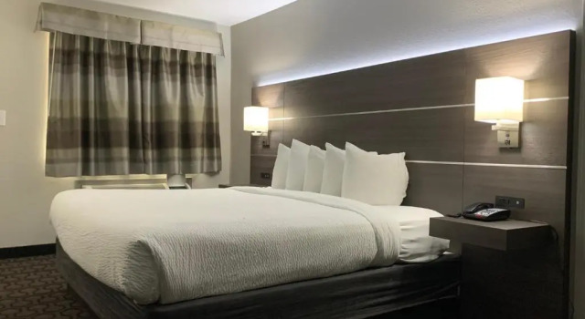 Номер Standard Days Inn by Wyndham Wagoner