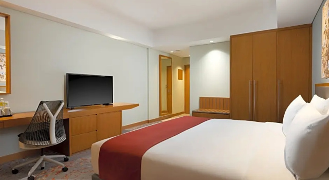 Двухместный номер Standard Holiday Inn & Suites Jakarta Gajah Mada by IHG