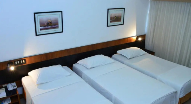 Трёхместный номер Standard Bahiamar Hotel