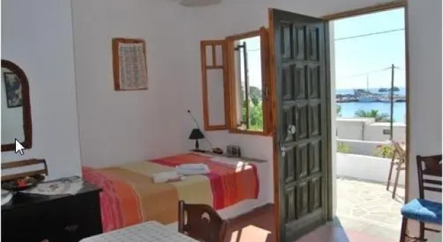 Elenis Studios, Prenota Hotel Karavostasi 