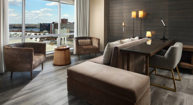 Полулюкс Louisville Marriott Downtown