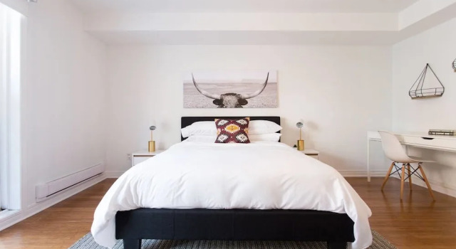 Fresh & Styled 2 Bedroom Apt in Mile End, Rezervați Hotel Montréal Quebec, aproape de Outremont