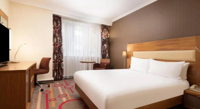 Двухместный номер для гостей с ограниченными возможностями Hilton London Olympia