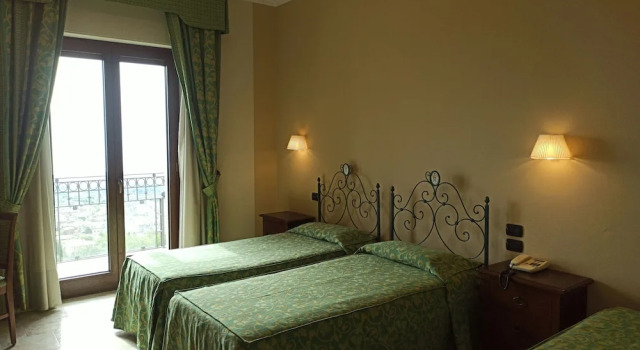 Трёхместный номер Standard с балконом и с видом на море Hotel Primavera DellEtna