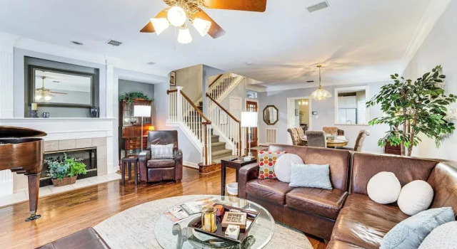 Uptown Dallas Group Getaway Near Art, Eats & More!