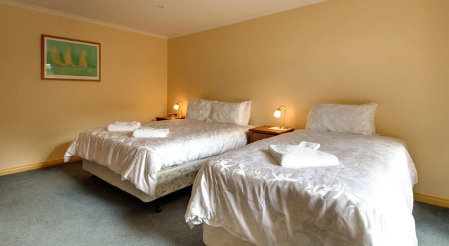 Wavecrest, Book Vacation Home Port Fairy Victoria