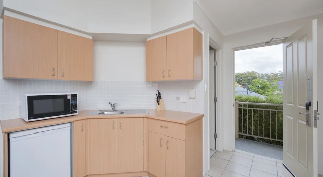Zenith Studio, Unit 4/10 Messines Street