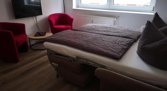 Апартаменты Цокольный этаж Ferienwohnung in Zwenkau