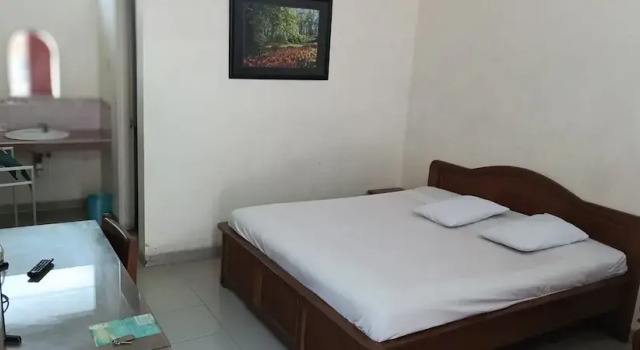 Hotel O Ump Near Alun-Alun Formerly Penginapan 88, Book Hotel Jakarta Jakarta Province