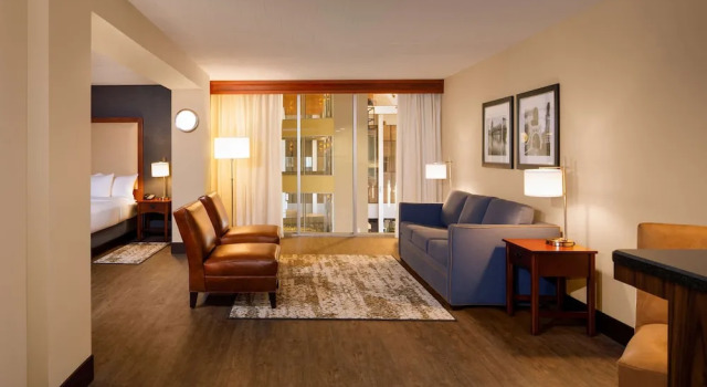 Двухместный полулюкс DoubleTree by Hilton Pittsburgh - Cranberry