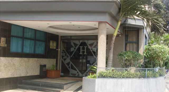 Golden Park Hotel