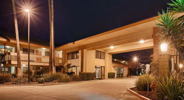 Best Western Plus Orchard Inn, Rezervați Hotel Turlock 